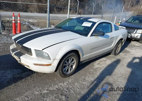 2006 Ford Mustang V6 z USA, uszkodzony, nr VIN 1ZVFT80N865210138